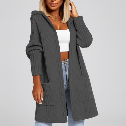 Asha | Lange cardigan met capuchon en kabelgebreid patroon