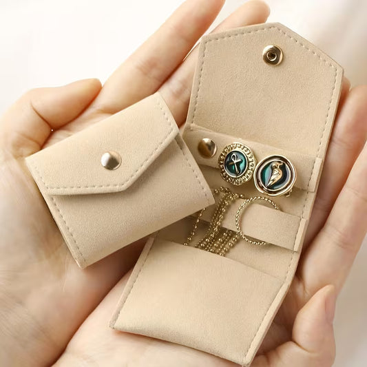 Soft and Portable Jewelry Roll
